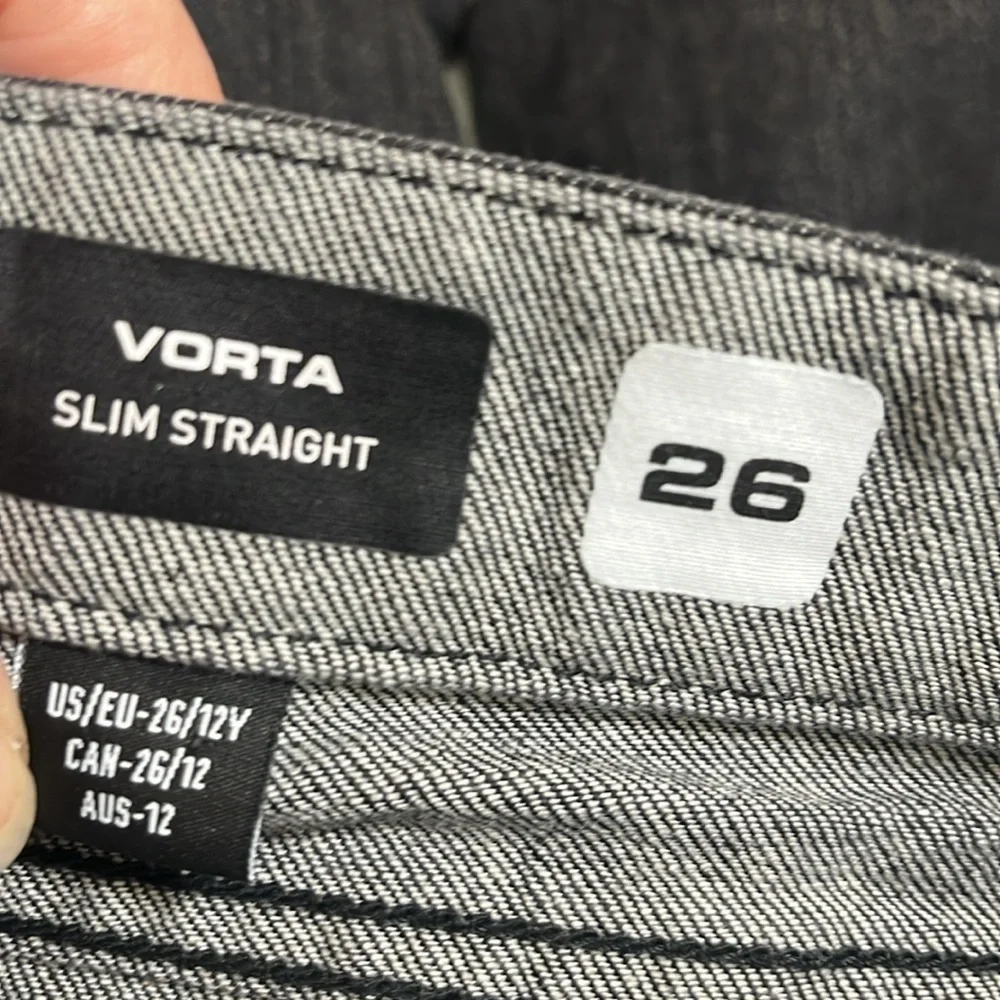 Volcom size 26